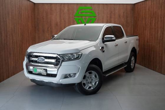 FORD RANGER 3.2 XLT 4X4 CD 20V DIESEL 4P AUTOMÁTICO FORD RANGER 3.2 XLT 4X4 CD 20V DIESEL 4P AUTOMÁTICO